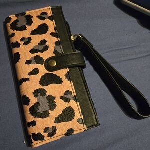 Betsey Johnson wallet pink and leopard